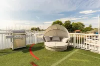 BOATHOUSE LOFT - Loft with million dollar views!