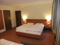 Gasthof Rotes Roß Hotels in Marktleugast