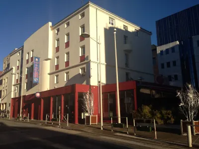 Logis Hôtel du Haut-Bugey Stade Charles-Mathon 주변 호텔