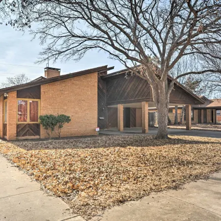 Lubbock Townhome w/ Grill Near Ttu & Downtown!