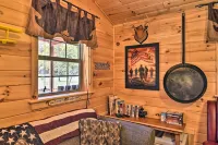 Parsons Semper Fi Cabin w/ Fire Pit! Hotels in Thomas
