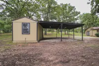 帶傢俱的露台+湖泊通道：費爾蘭德原木小屋 - 停車場