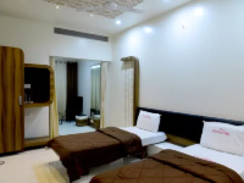 Hotel Pushpak Hotels in Satara