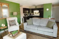 Cambrian & Co. Downtown Loft Stylish, Sophisticated, Charm