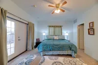 Spacious Grants Pass Home w/ Hot Tub & Views! - 3-Star