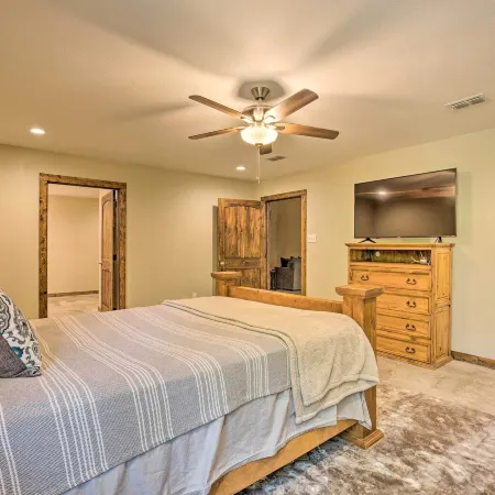 Secluded Home w/ Gas Grill, 3 Mi to Boating!