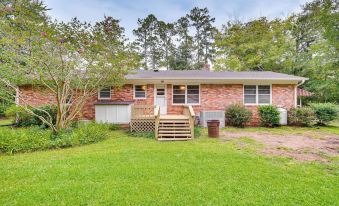 Peaceful Lumberton Home - 7 Mi to Dtwn Riverwalk!