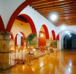 Hotel Santa Elena - parkir
