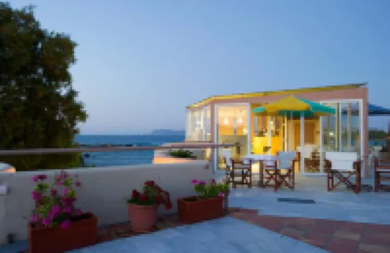 Seafalios-Beach Front Apt