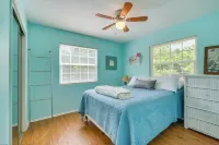 Relax Fireside: Riverfront Inglis Duplex w/ Dock -  Privatzimmer