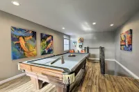Bright n Breezy Waterfront Lake Granbury Getaway! - Kitchenette