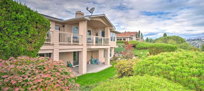 Manson Villa w/ Hot Tub ~ 1 Mi to Wineries! Hotels in Chelan County
