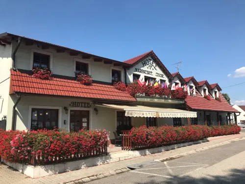 卡爾帕特斯蓋德爾弗酒店 - 泳池