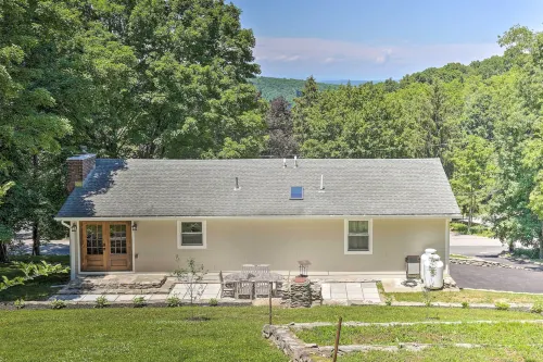 Modern NY Home w/ Views by Hudson Valley Hiking! - WiFi