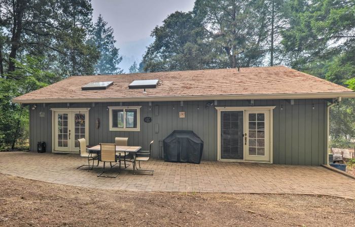 Step-Free Hawkins Bar Home Near Trinity River