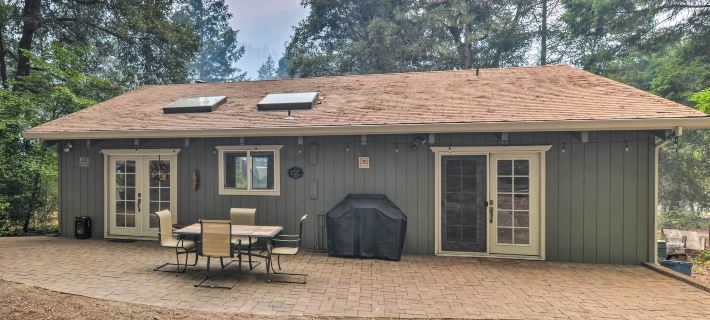 Step-Free Hawkins Bar Home Near Trinity River Отели в г. Тринити