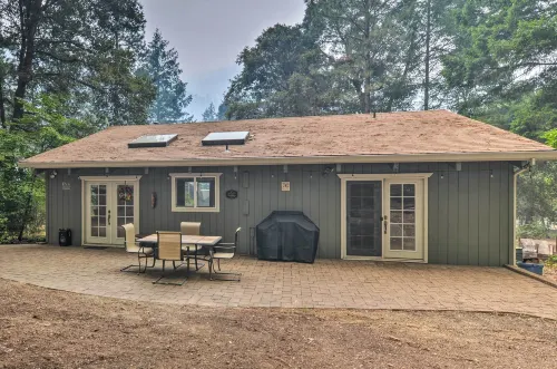 Step-Free Hawkins Bar Home Near Trinity River Hotels in Trinity County