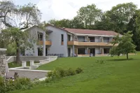 Logis la Source Bleue Hotel a Gudmont