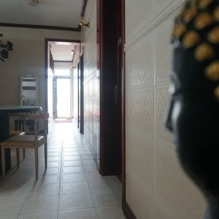 Happy Ours Guesthouse