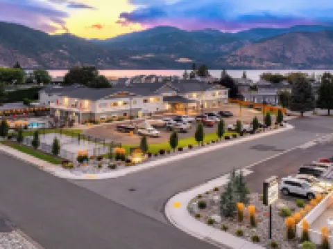 The Lodge Lake Chelan Hotels in Manson