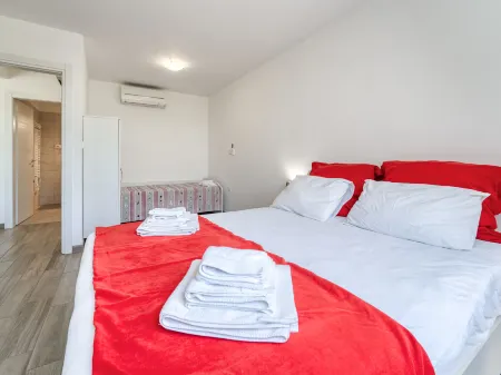 Wabi Sabi Resort 2 Отели в г. Brzac