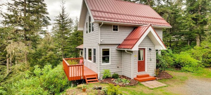 Juneau Vacation Home Stunning View and Beach Access Hotels in Juneau