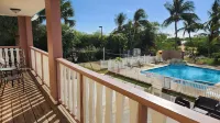 Combate Beach Resort - Pools