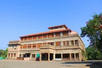 Nilambag Palace Hotel Các khách sạn gần Ganga Deri