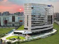 Novotel Kolkata - Hotel & Residences Hotel a 