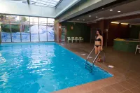 جولدن بورت سالو آند سبا - مسبح