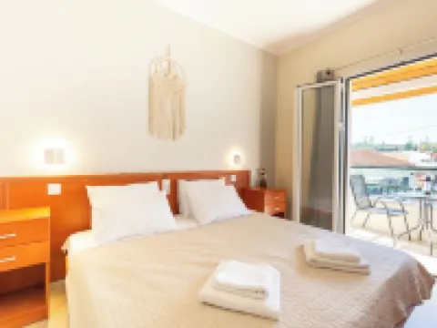 Cavos Beach House Hotels in Kávos