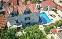 Villa Caelum Hotels in 