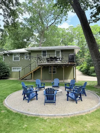 er Clean*Luxurious*Spacious*Open Plan*Great Amenities*Short Walk to ND!!!