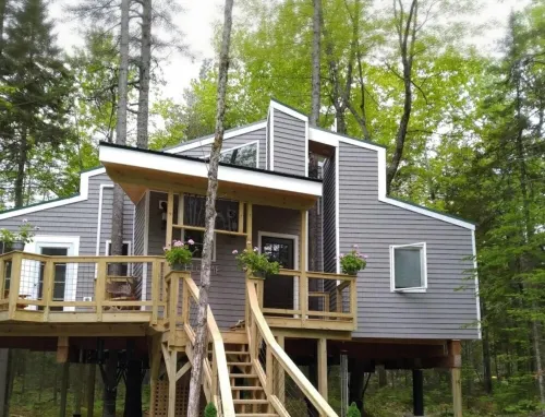 Treehouse near Bar Harbor. Luxurious and private!