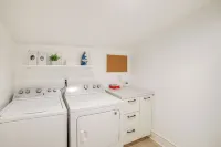 1 Mi to Dtwn Grand Rapids: Chic Condo w/ Balcony! - Kondo