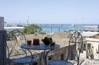 PalerMonAmour Art Gallery Suite - Sea View