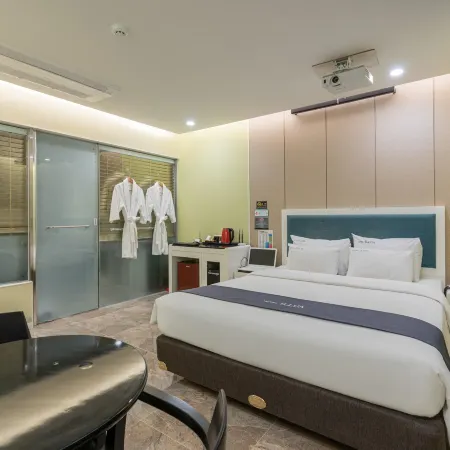 Jeju Ilua Hotel Отели рядом с достопримечательностью «Храм Кымсундан»