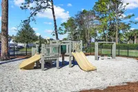 Sawgrass CC Oceanfront Community, Golf Cart to beach, 5 beds, dog on beach