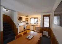 Ringer- High Country Apartment