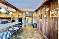 Rustic Getaway by Lake Michigan! 쿨스프링 타운쉽 호텔