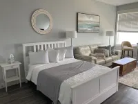 Ocean front Studio across from beach Hotels in Hull