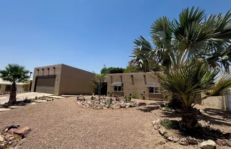 Family-Friendly 3BR house in Prime Location-near hospital – PETS STAY FREE