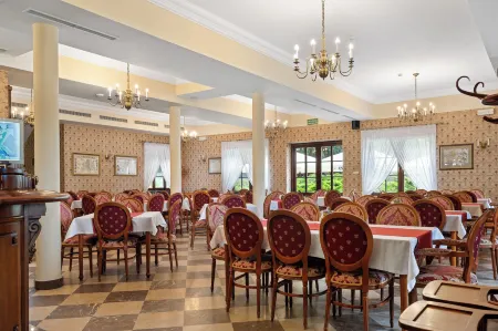 Hotel Sarmata Zespół Dworski