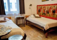 Kolory Guest House - 3-Star