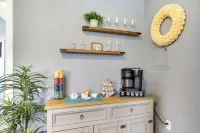 Charming McMinnville Home - Walk to Wineries! - parking