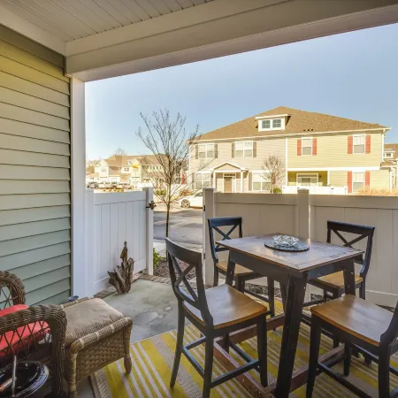Hampton Condo by Convention Center and Coliseum!