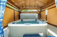 San Antonio Home w/ Private Hot Tub: Pet Friendly! - Country Houses