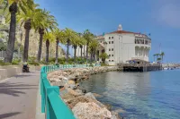 Catalina Island Duplex - Steps to Beach and Pier!