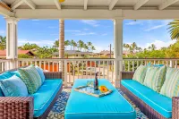 Charming Bungalow with Ocean View Lanai - Picturesque Island Retreat