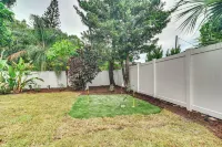 Pinellas Park Home: Swim, Golf, Grill & More! - Kitchen